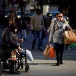 US Consumer Prices Rise as Jobless Claims Hit Four-Year High AA1MlEer